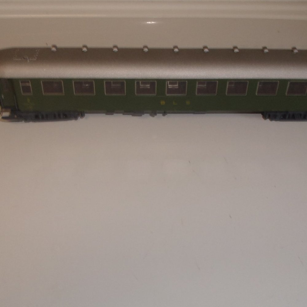 Roco HO train car passenger railroad